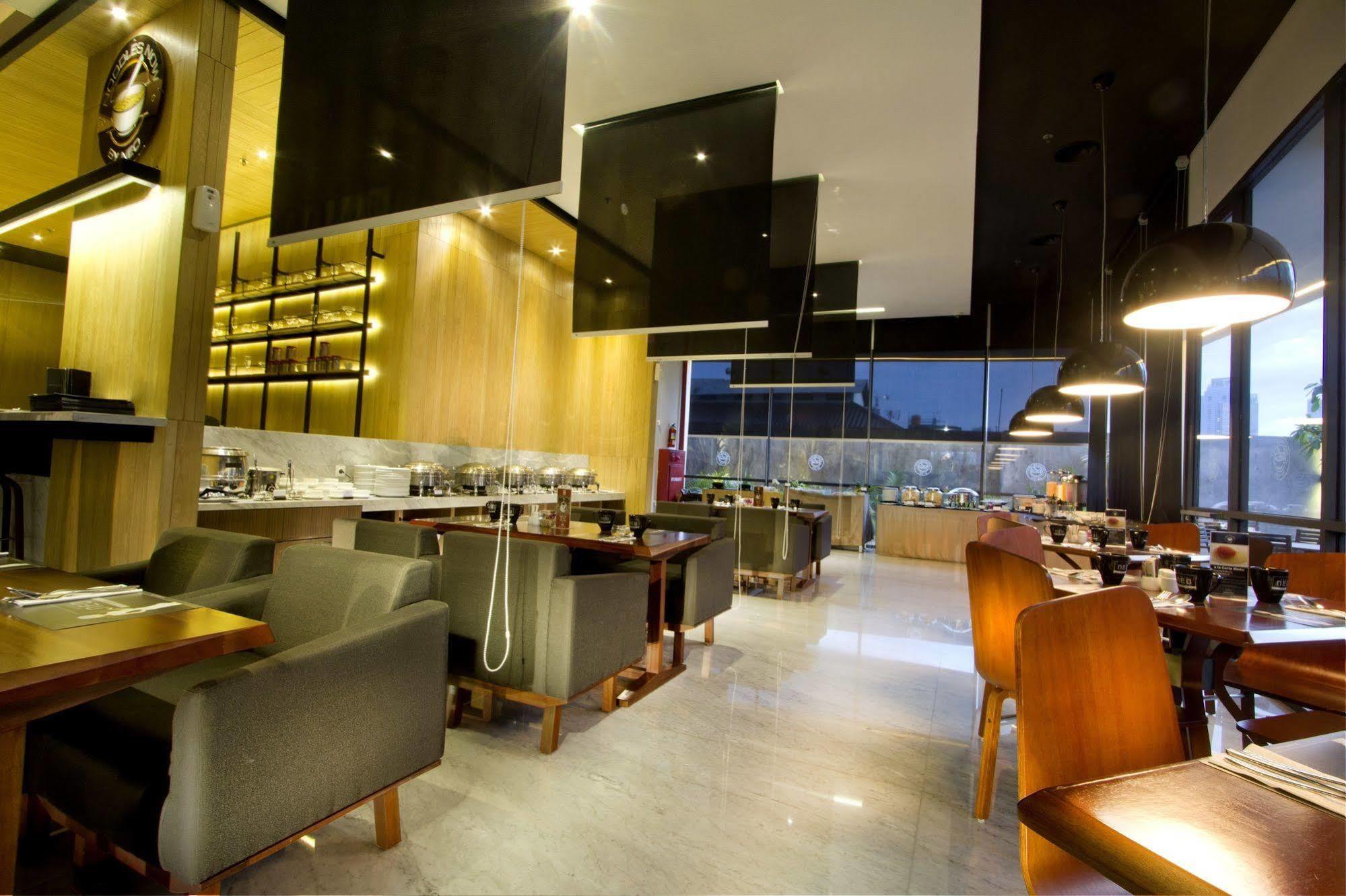 Neo Hotel Tendean Jakarta By Aston Luaran gambar